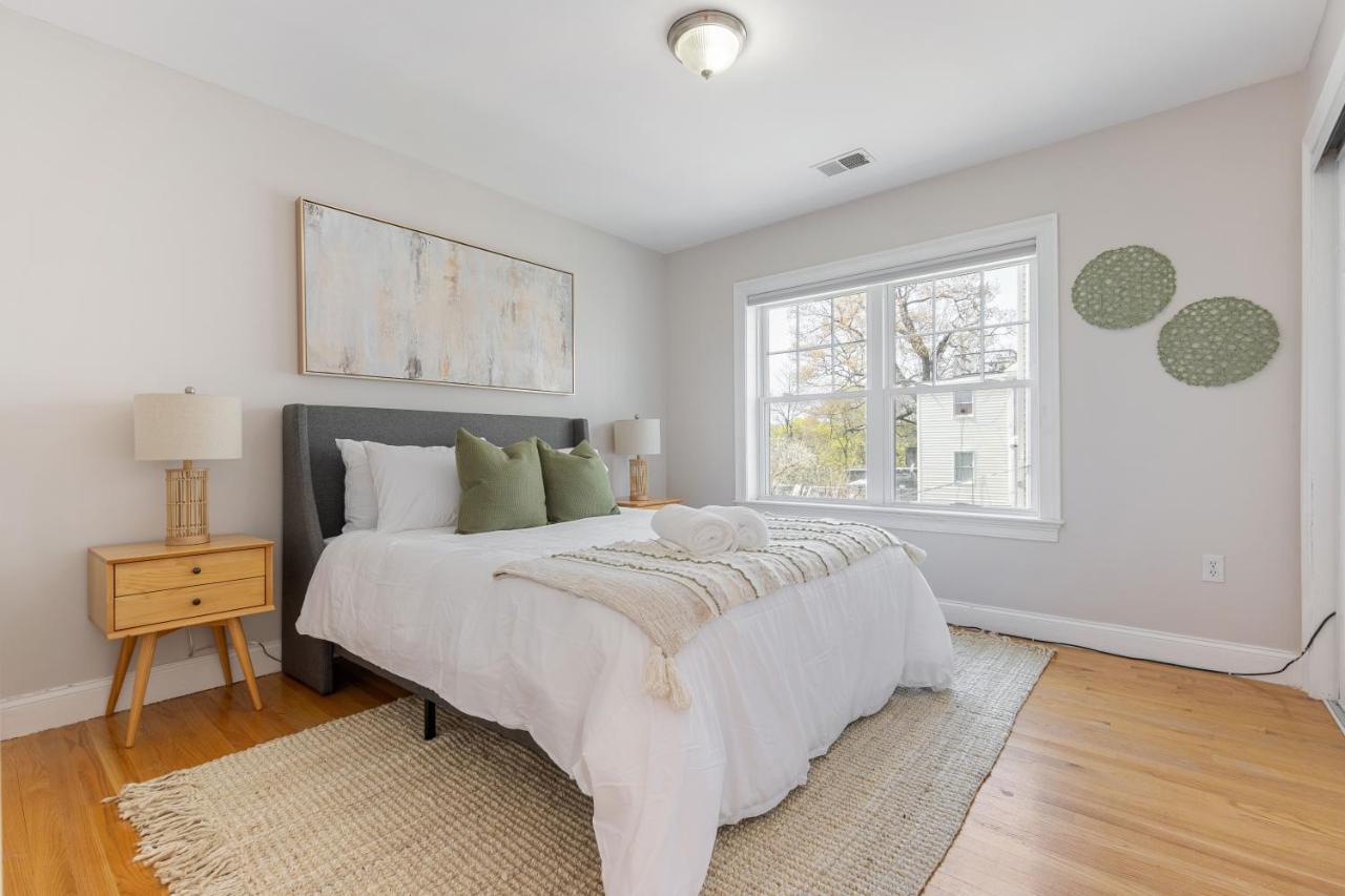 Amazing Family-Friendly And Group-Friendly Accommodation #Thebackdorch Boston Exterior foto