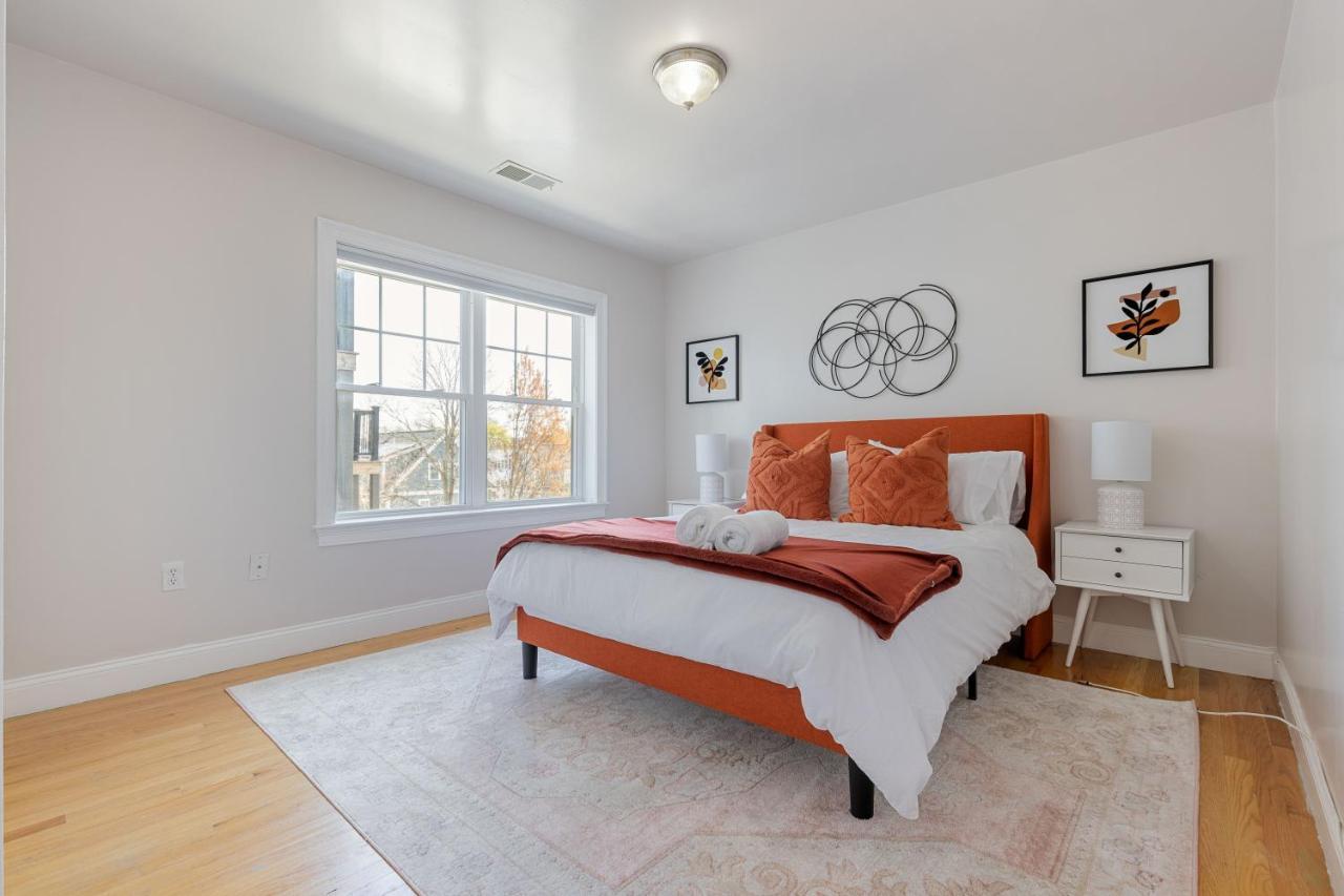 Amazing Family-Friendly And Group-Friendly Accommodation #Thebackdorch Boston Exterior foto